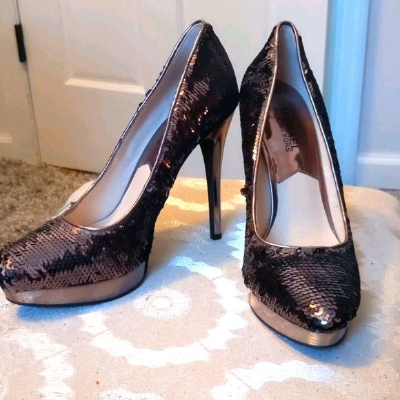 MICHAEL Michael Kors Shoes - Micheal kors high heels sequin stunning size 8